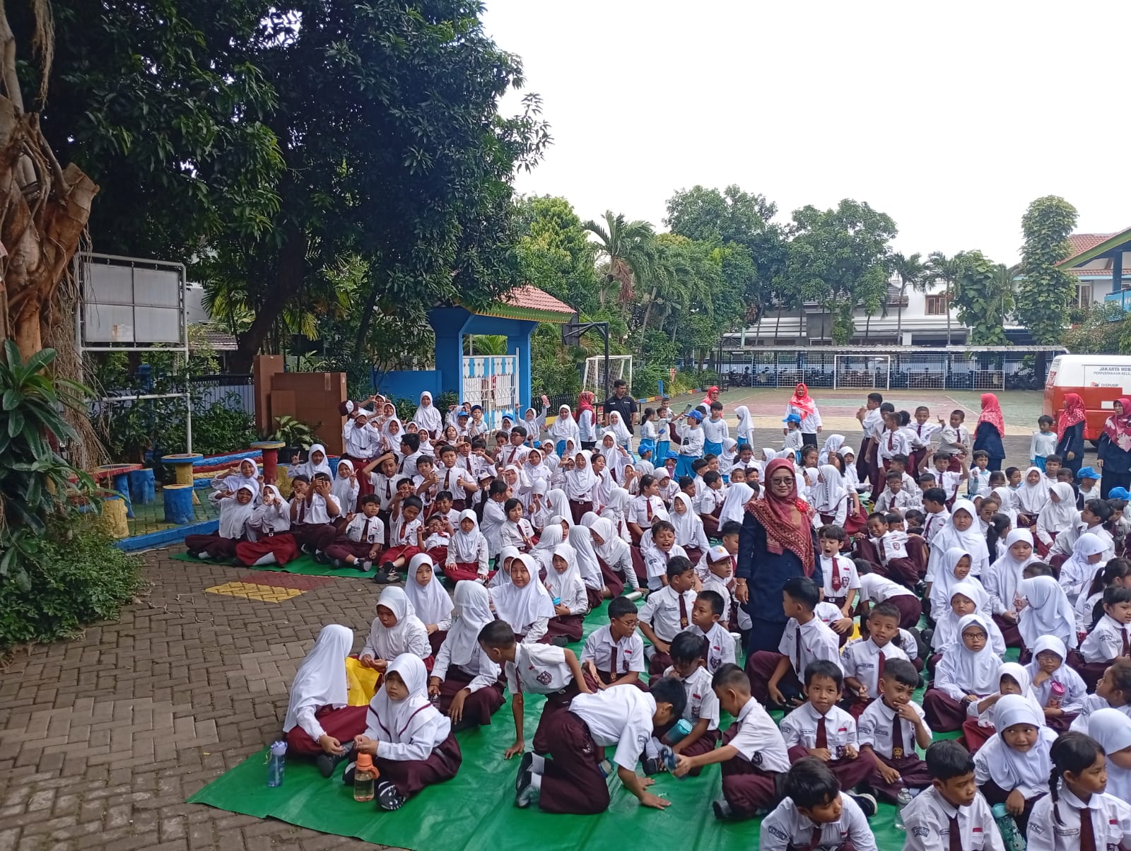 Wisata LiterAsyik Ke SDN Cipinang Muara 05